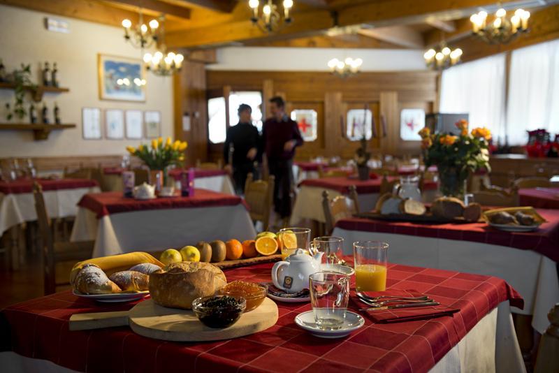 Hotel Vezzena Malga Postesina Buitenkant foto