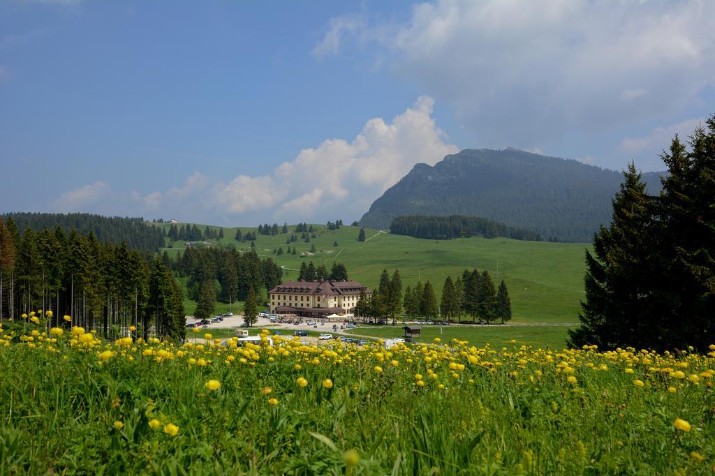 Hotel Vezzena Malga Postesina Buitenkant foto