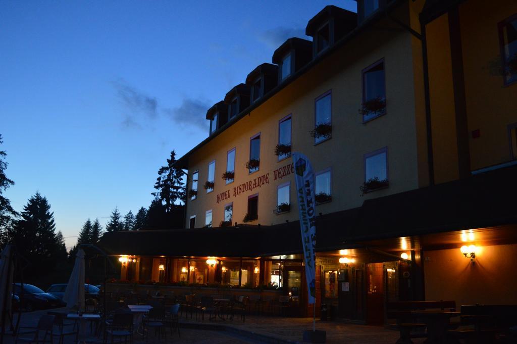 Hotel Vezzena Malga Postesina Buitenkant foto